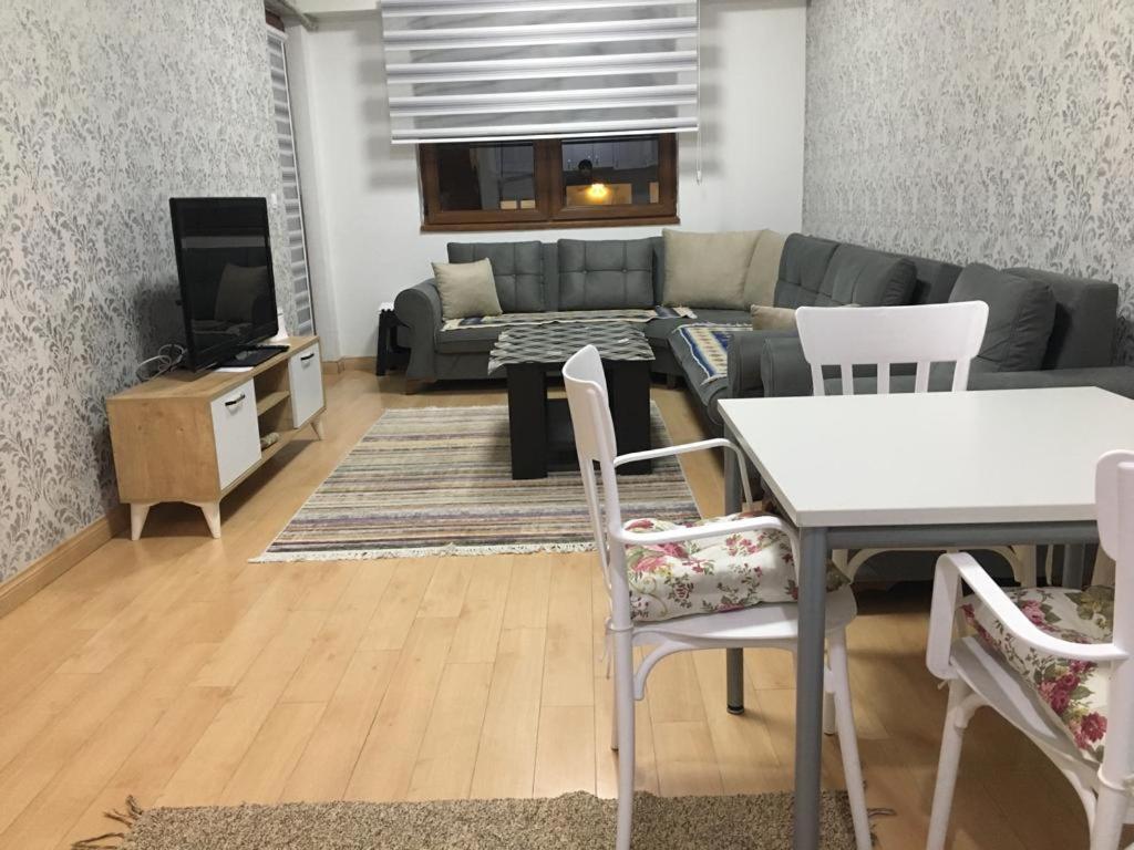 Two Rooms And Kitchen, Bathroom With Balcony Apartment Escópia Exterior foto