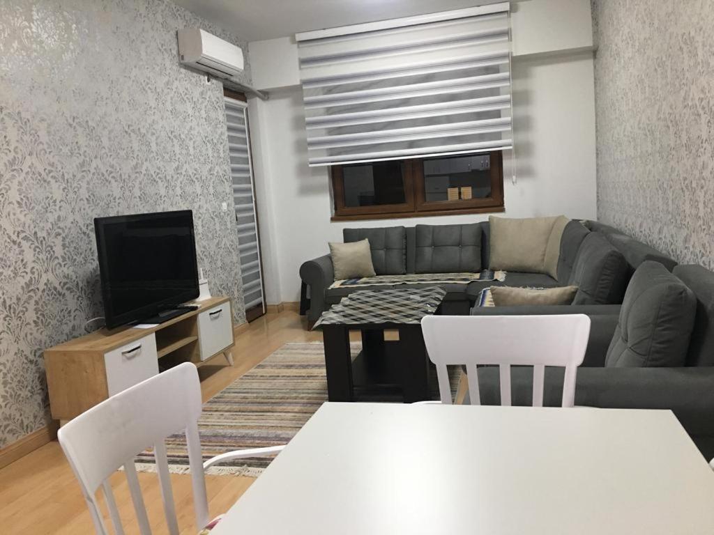 Two Rooms And Kitchen, Bathroom With Balcony Apartment Escópia Exterior foto