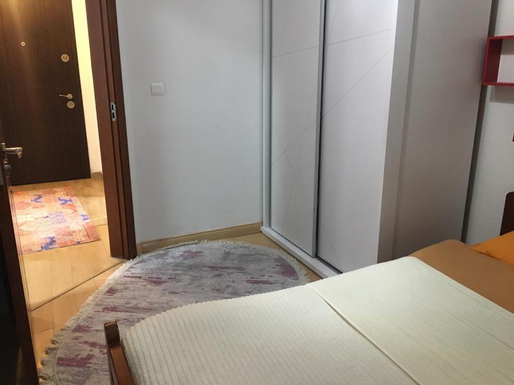 Two Rooms And Kitchen, Bathroom With Balcony Apartment Escópia Exterior foto