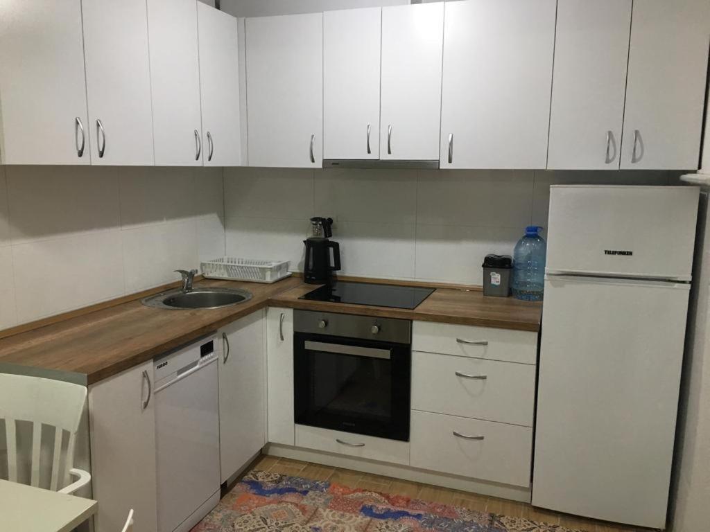 Two Rooms And Kitchen, Bathroom With Balcony Apartment Escópia Exterior foto