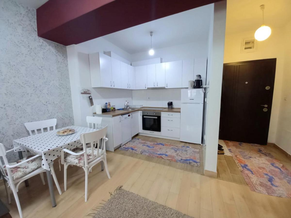 Two Rooms And Kitchen, Bathroom With Balcony Apartment Escópia Exterior foto
