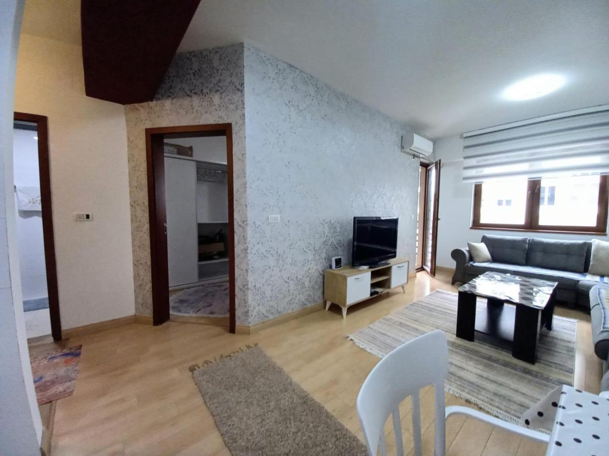 Two Rooms And Kitchen, Bathroom With Balcony Apartment Escópia Exterior foto