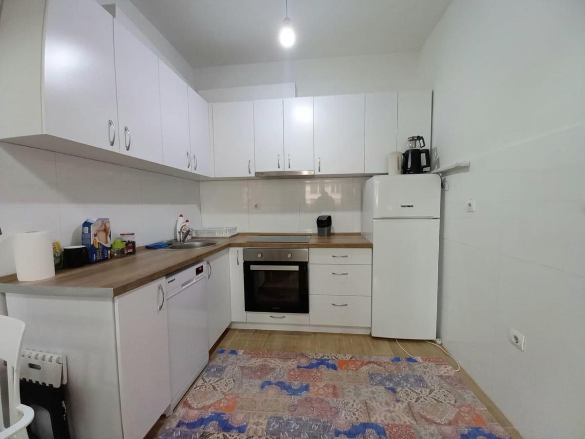 Two Rooms And Kitchen, Bathroom With Balcony Apartment Escópia Exterior foto