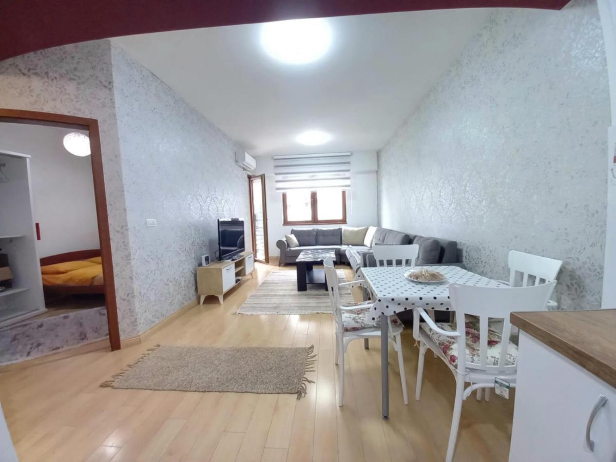 Two Rooms And Kitchen, Bathroom With Balcony Apartment Escópia Exterior foto