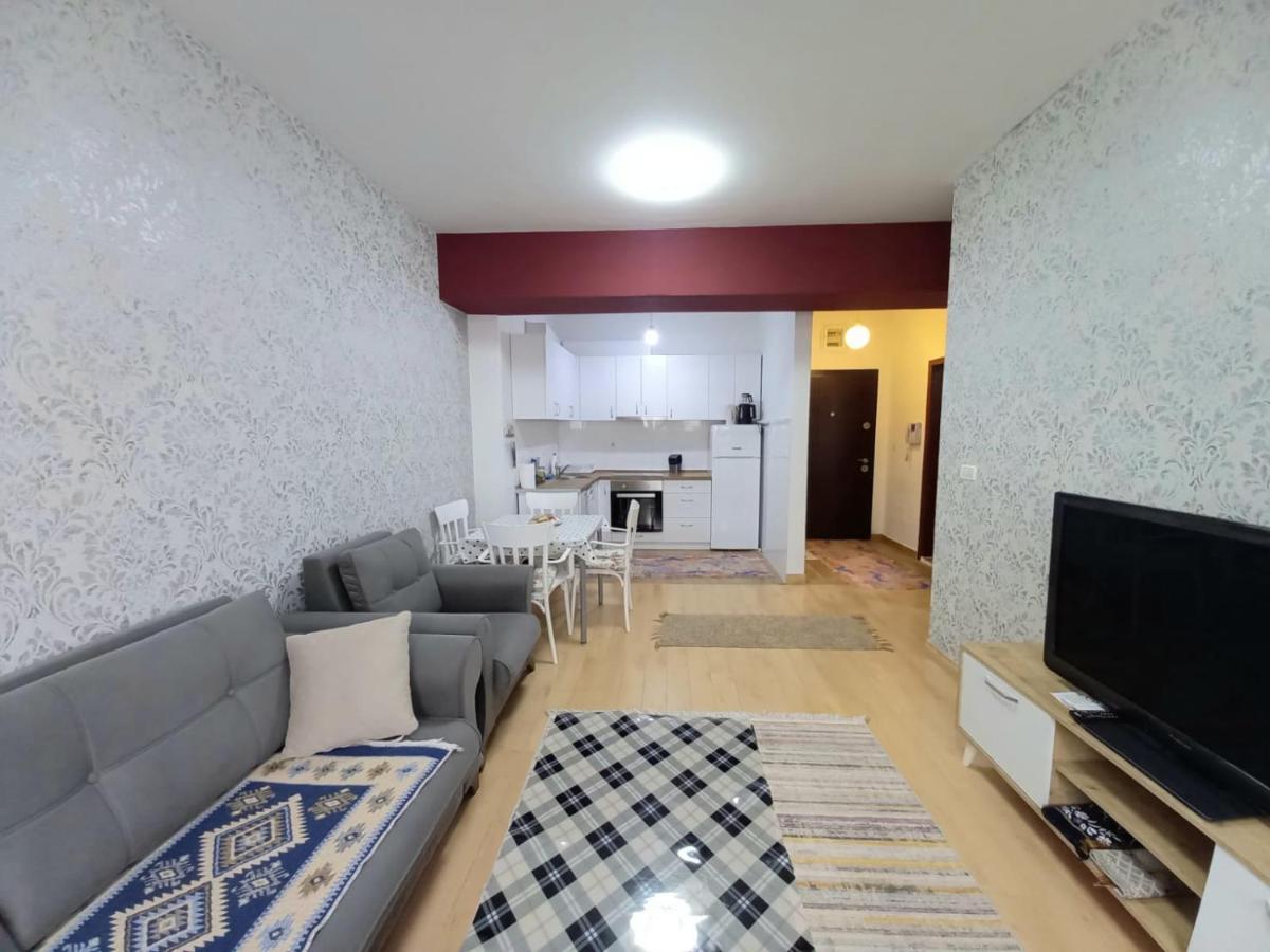 Two Rooms And Kitchen, Bathroom With Balcony Apartment Escópia Exterior foto