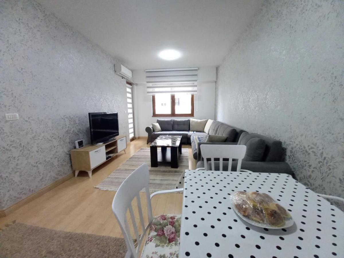 Two Rooms And Kitchen, Bathroom With Balcony Apartment Escópia Exterior foto